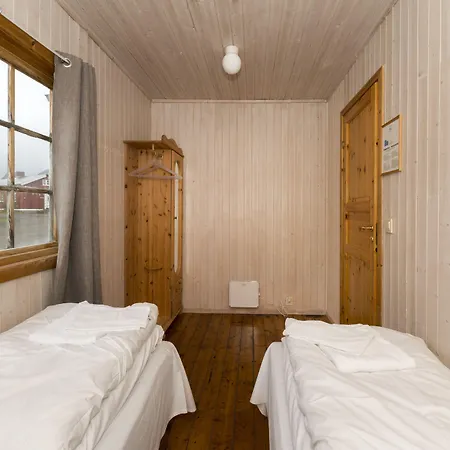Rorbuer Hostel Kabelvag