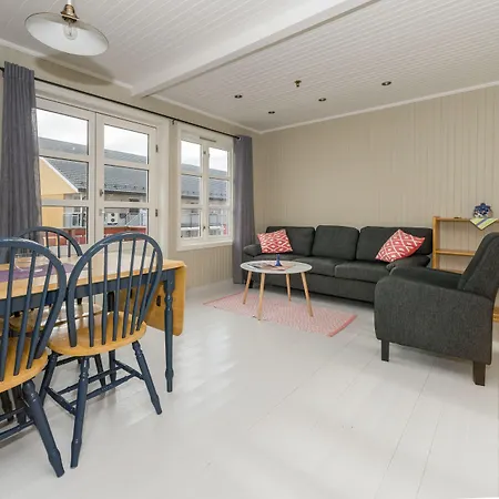 Rorbuer Hostel *