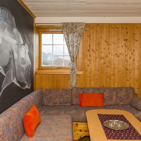 Rorbuer Hostel *