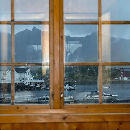Rorbuer Hostel *